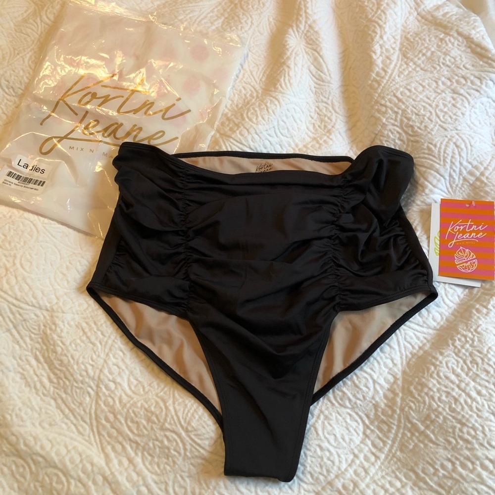 NWT Kortni Jeane Maternity swim bottoms - XL